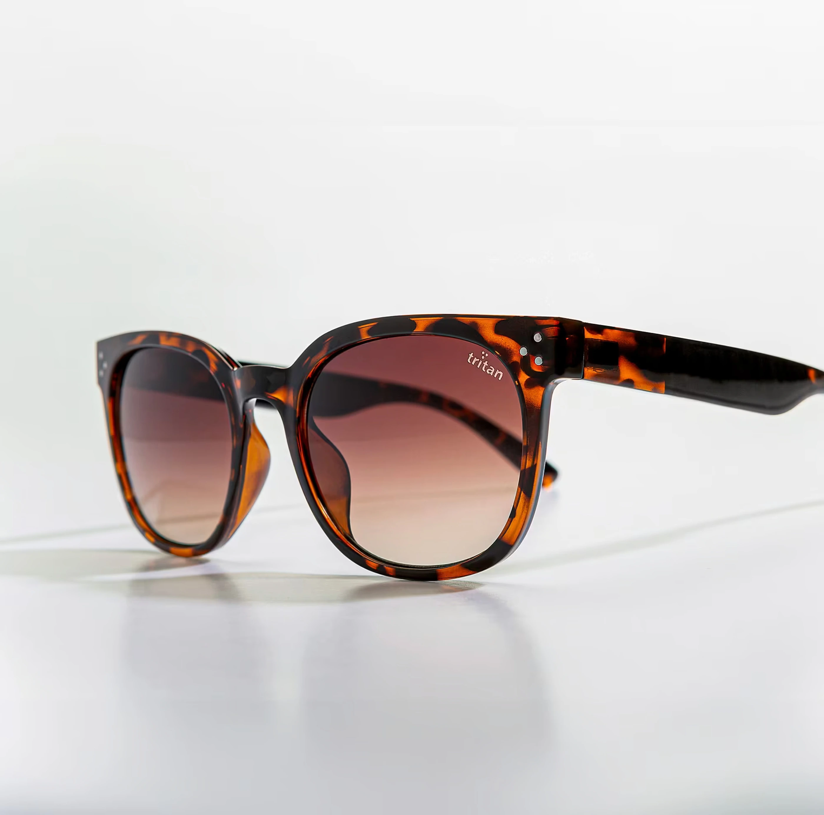 tortoise frame sunglasses