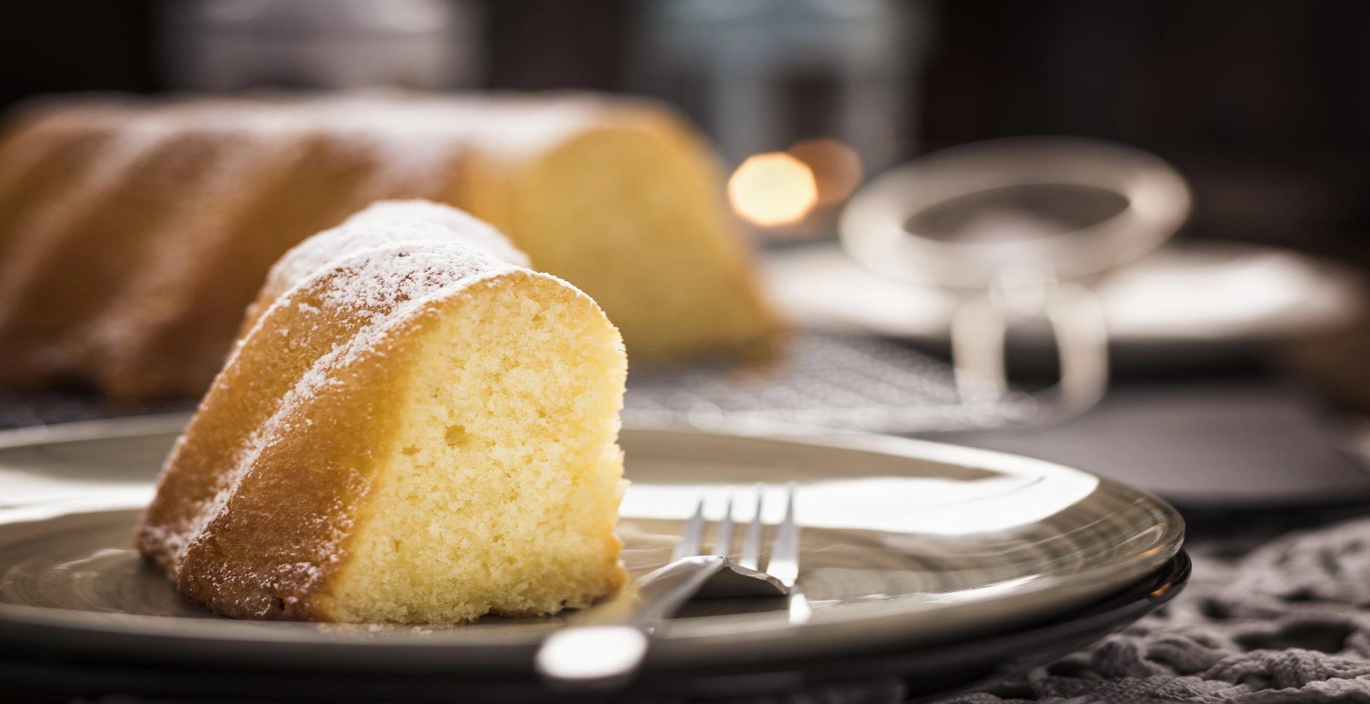 Bundt Cake with powdered sugar